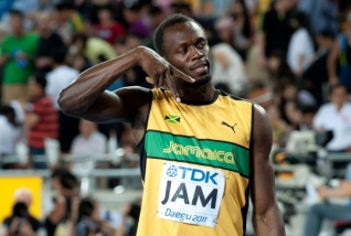 Usain Bolt gioca a jorkyball